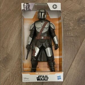 Hasbro Star Wars Mandalorian Figure with Silver and Black Armor